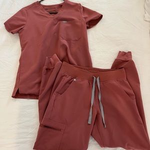 Figs Mauve Catarina One Pocket Scrub Top and Zamora Joggers Small